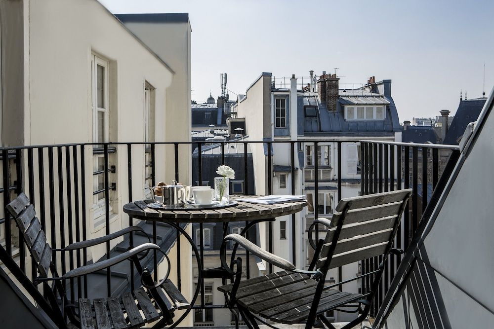 undefined Hôtel d'Orsay 10