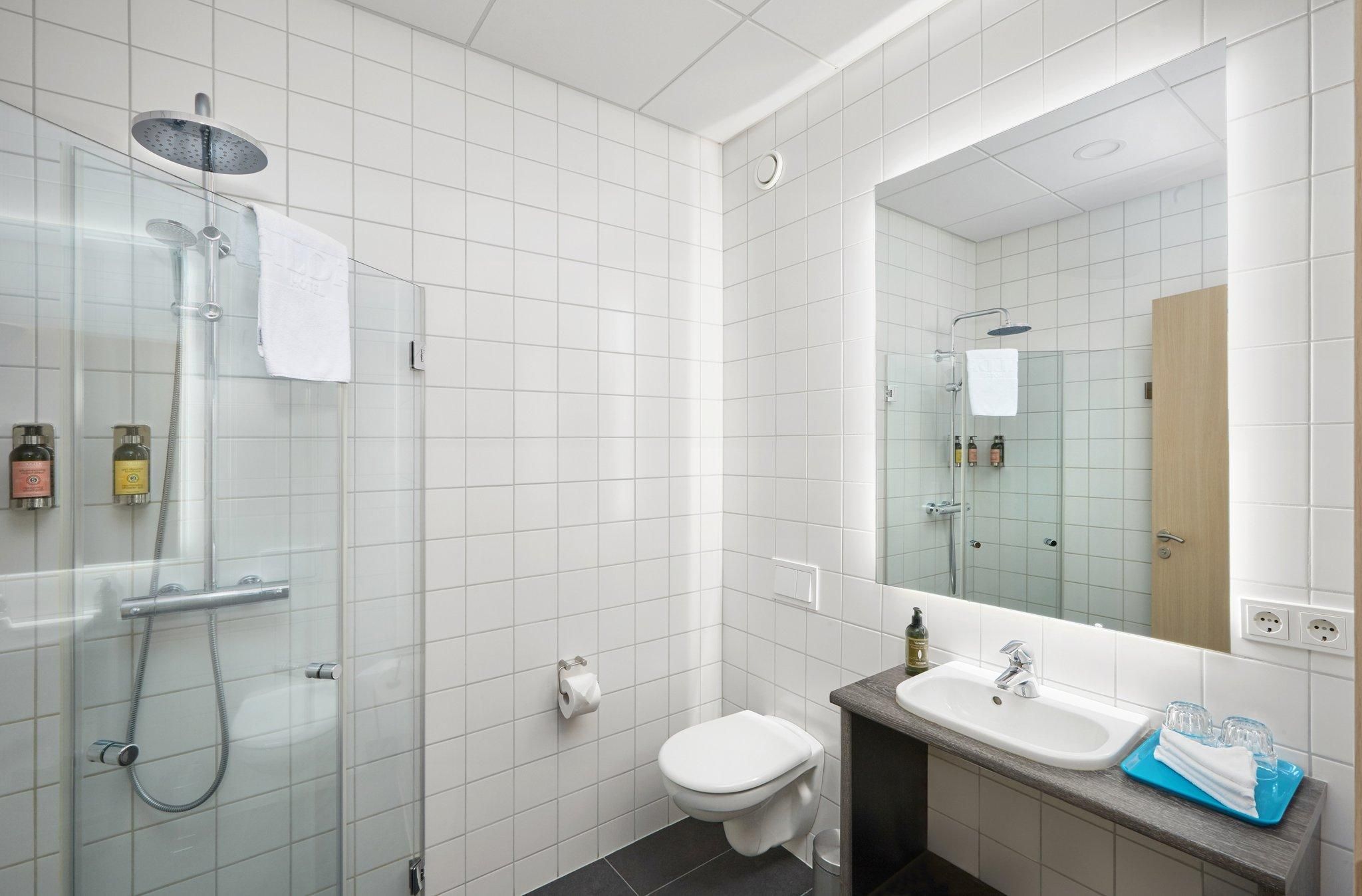 Single Guest Room
