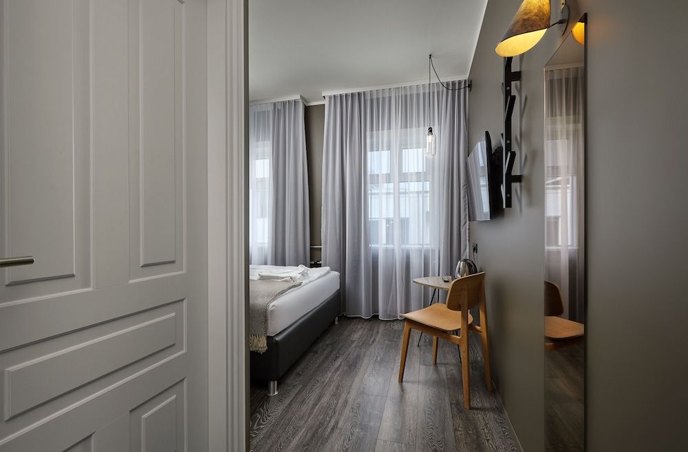 Alda Hotel Reykjavik Queen Guest Room