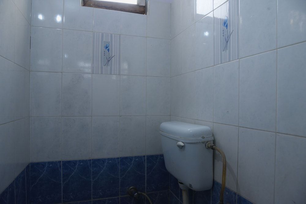 Ganesham Guest House Deluxe Double Room 4