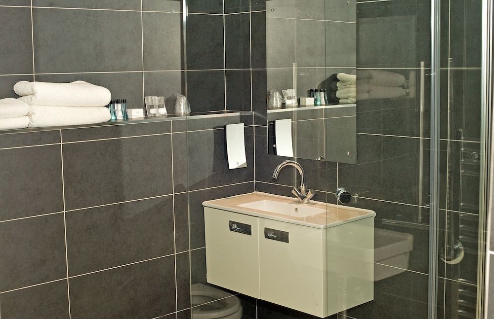 Best Western Carlton Hotel Standard Room, 1 Double Bed, Non Smoking 6