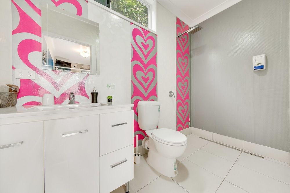 Coral Inn Boutique Motel Twin Room with Ensuite 3