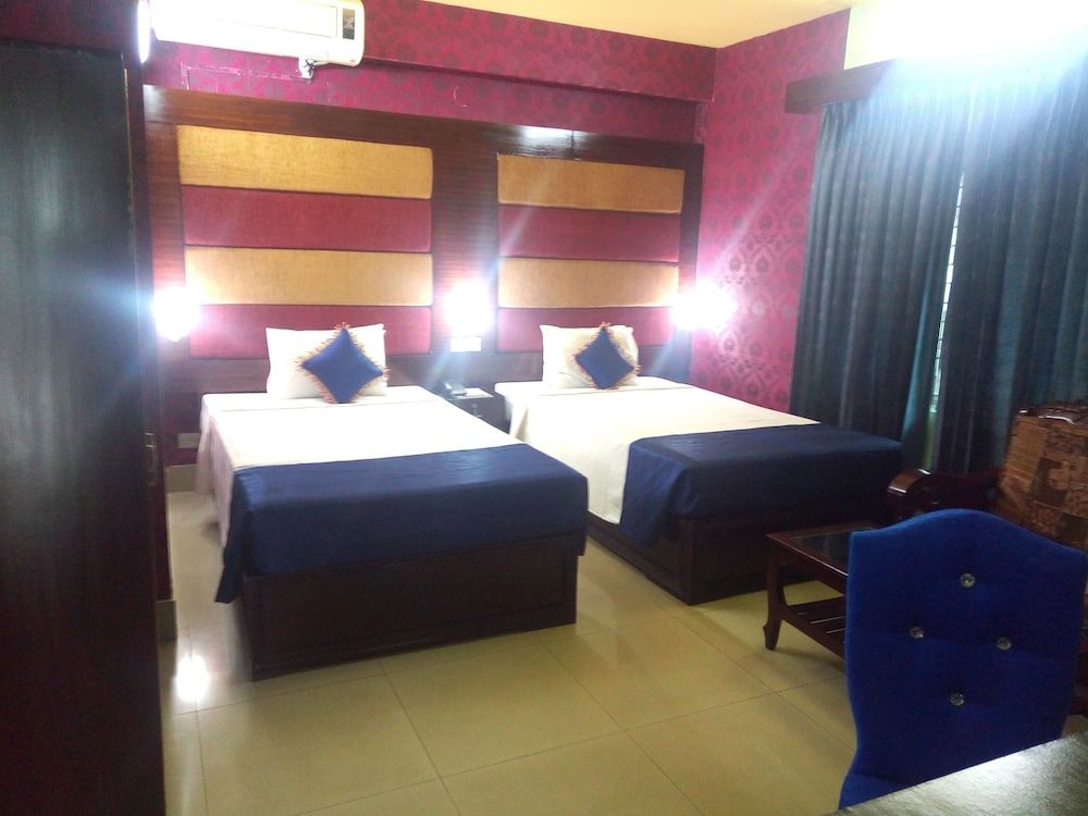 Hotel Lake View Plaza Executive Twin Room, 1 Bedroom, Lake View, Lakeside 3