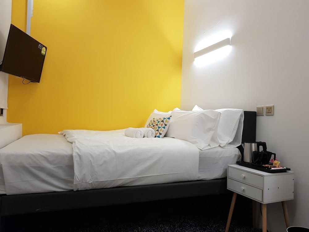 Deluxe Double Room, 1 Queen Bed, Shared Bathroom