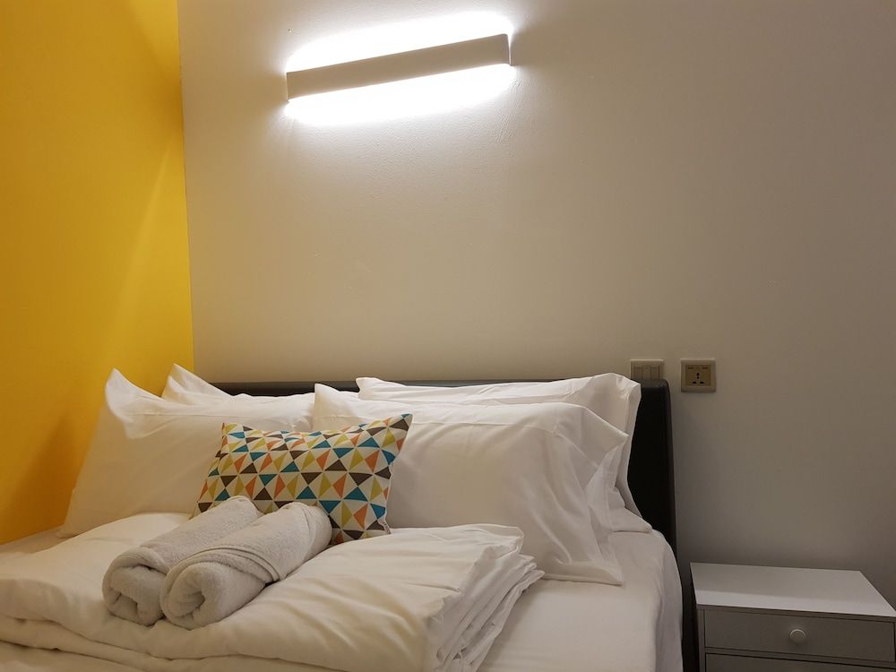 Deluxe Double Room, 1 Queen Bed, Shared Bathroom