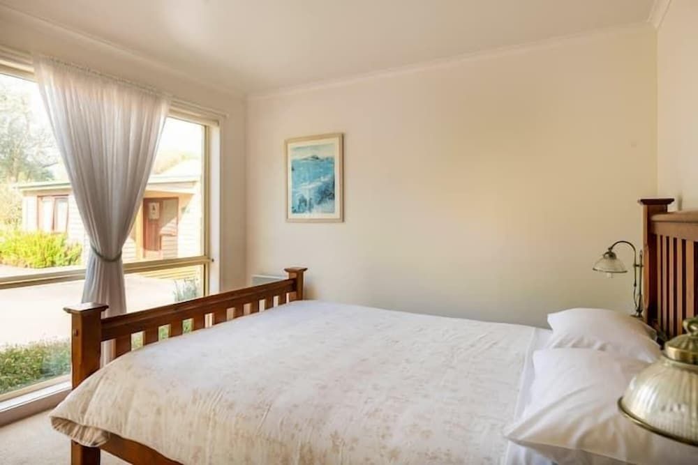 Single Level 2 Bedroom Cottage (Accessible)