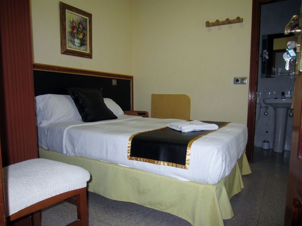 undefined C. H. Chelo 3