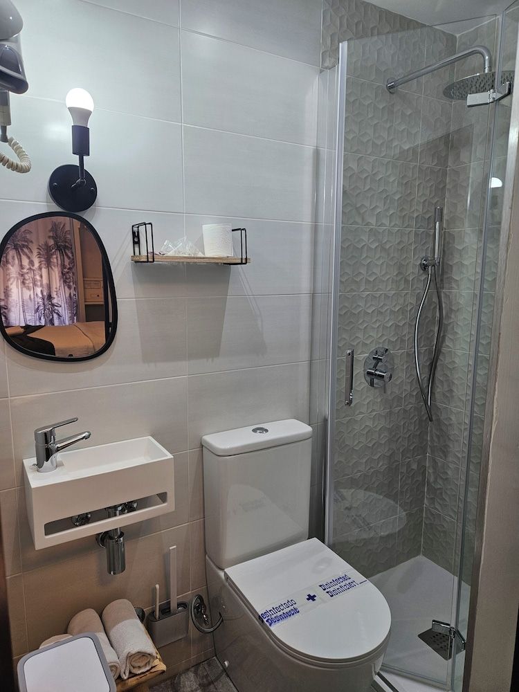 undefined C. H. Chelo 6