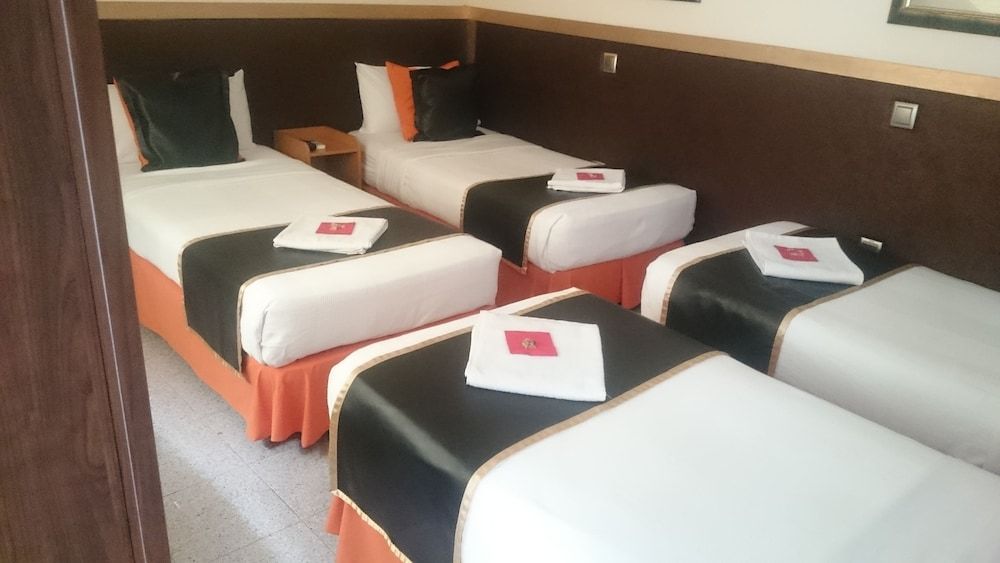 undefined C. H. Chelo 2