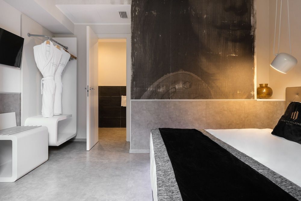 Deluxe Suite with Jacuzz