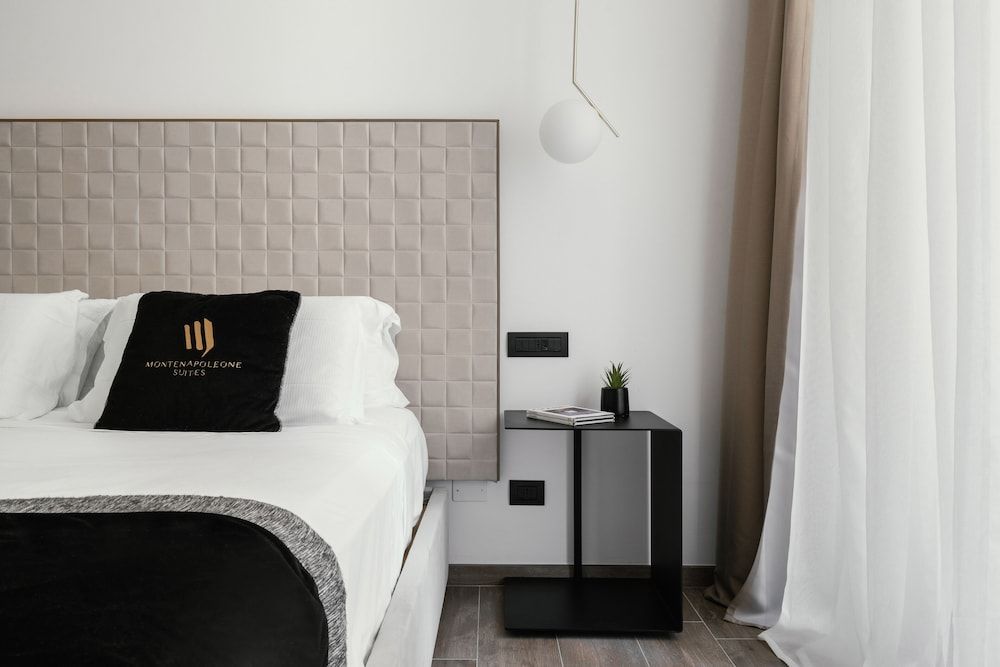 Montenapoleone Suites Double Room 7