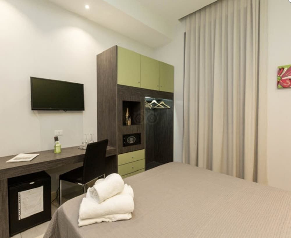 Napoli Suite Double Room 11