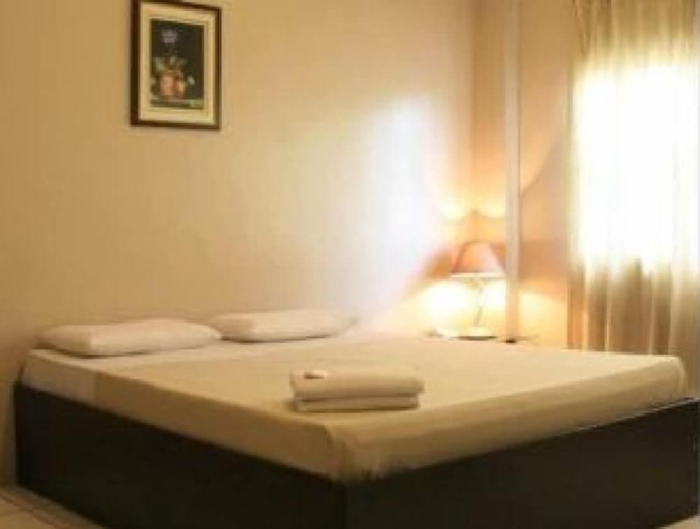 Toilena Room and Board