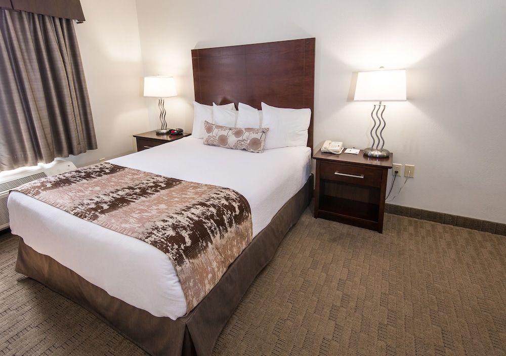 Best Western Plus Pembina Inn & Suites Standard Room, 1 Queen Bed, Accessible, Refrigerator 3