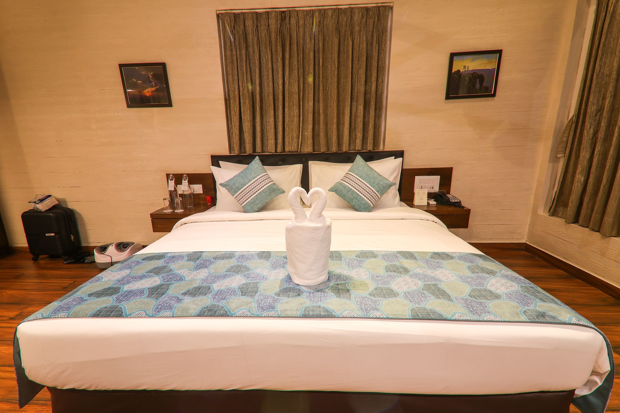 Wooden Cottage Suite