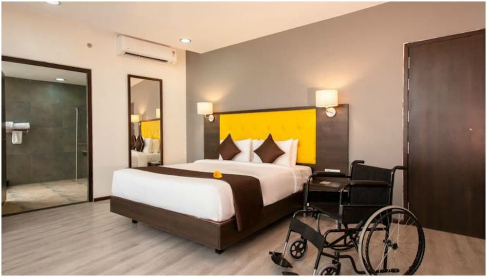 Hotel Mumbai House Airoli, Navi Mumbai Premium