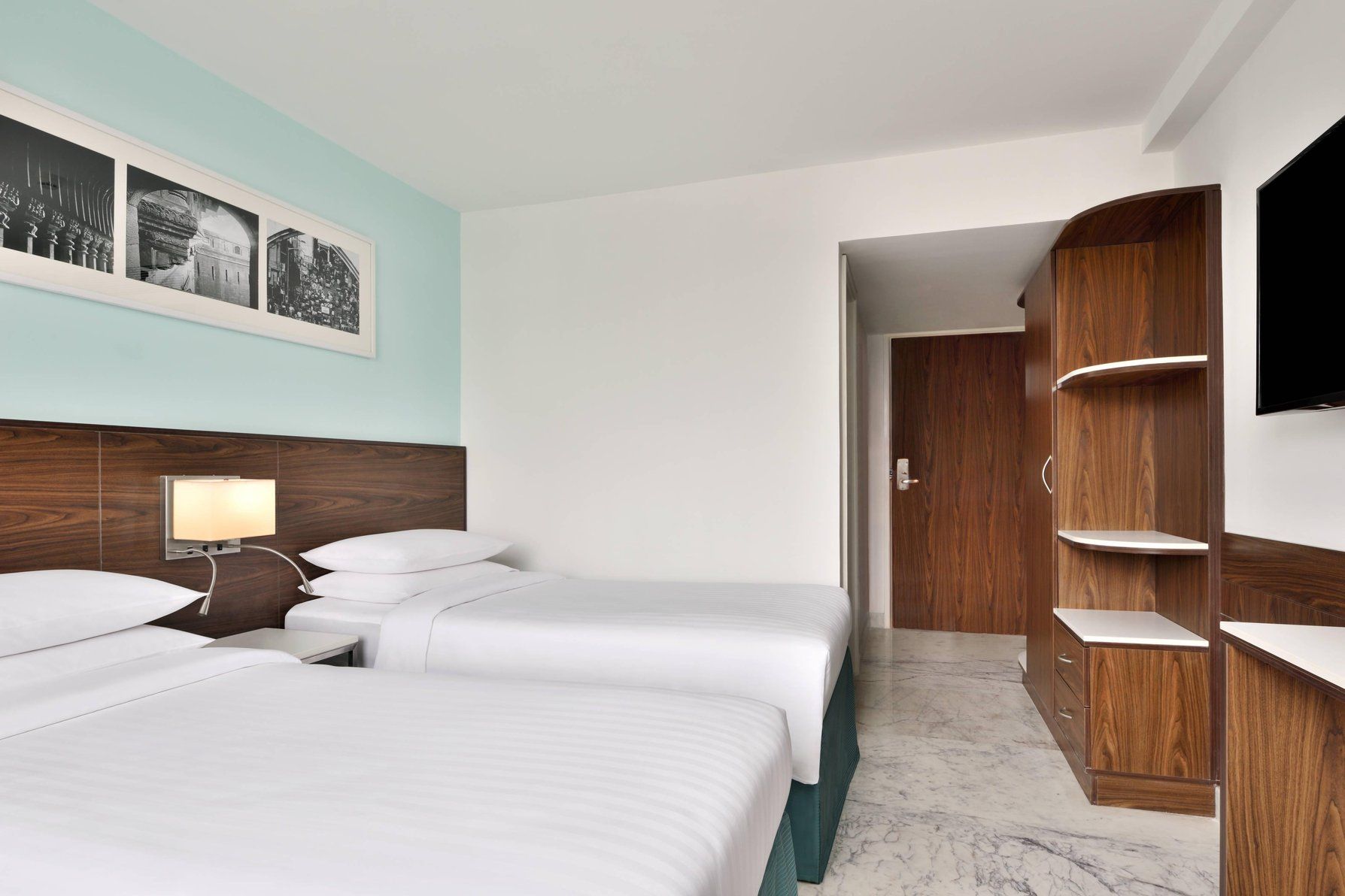 Fairfield Executive Twin/Twin Guest Room