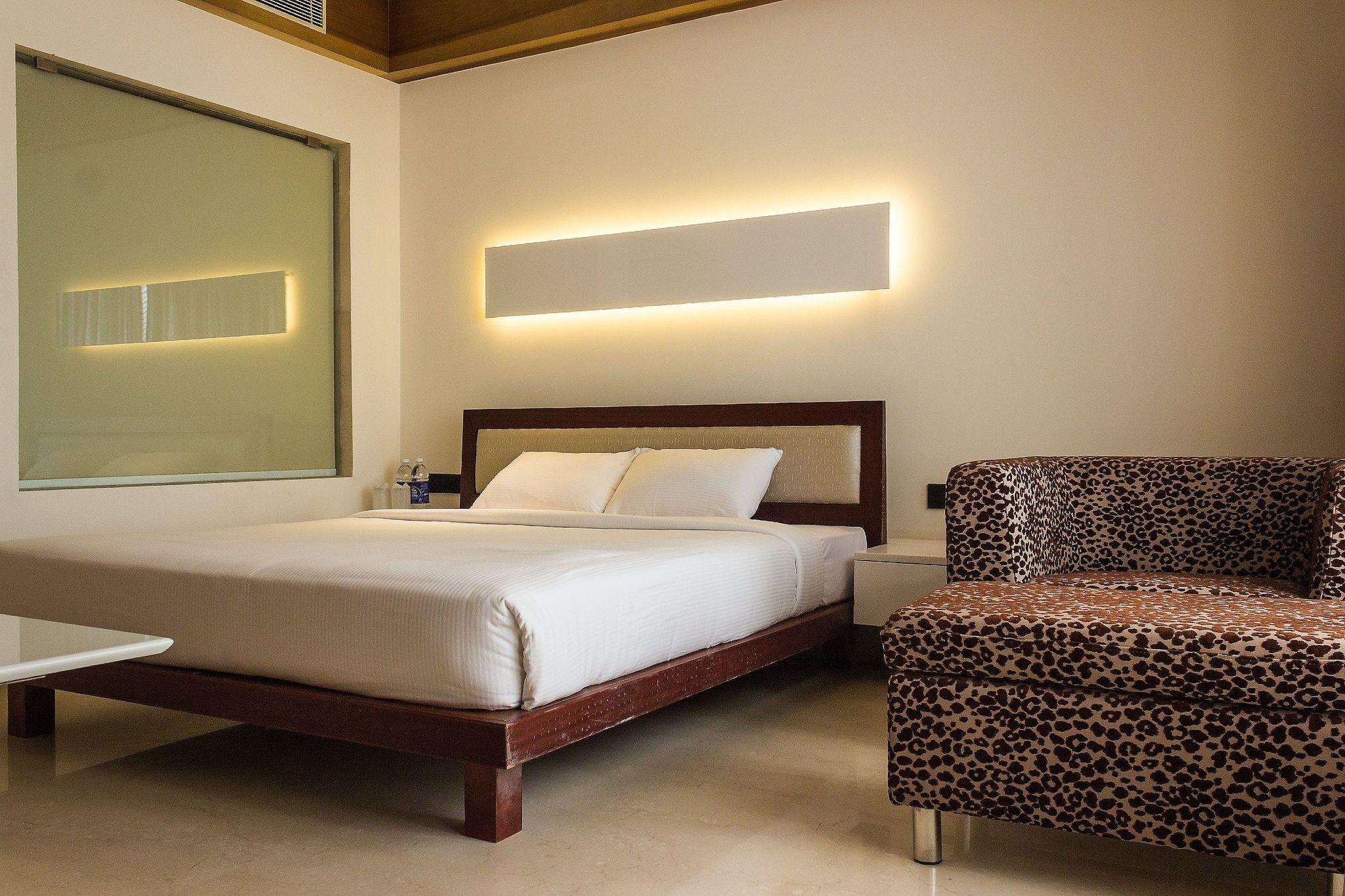 Diana Heights Luxury Hotel Deluxe Room 4