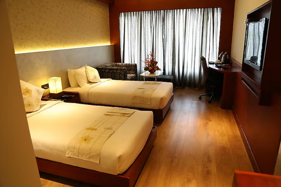 Diana Heights Luxury Hotel Deluxe Room Twin AC 2