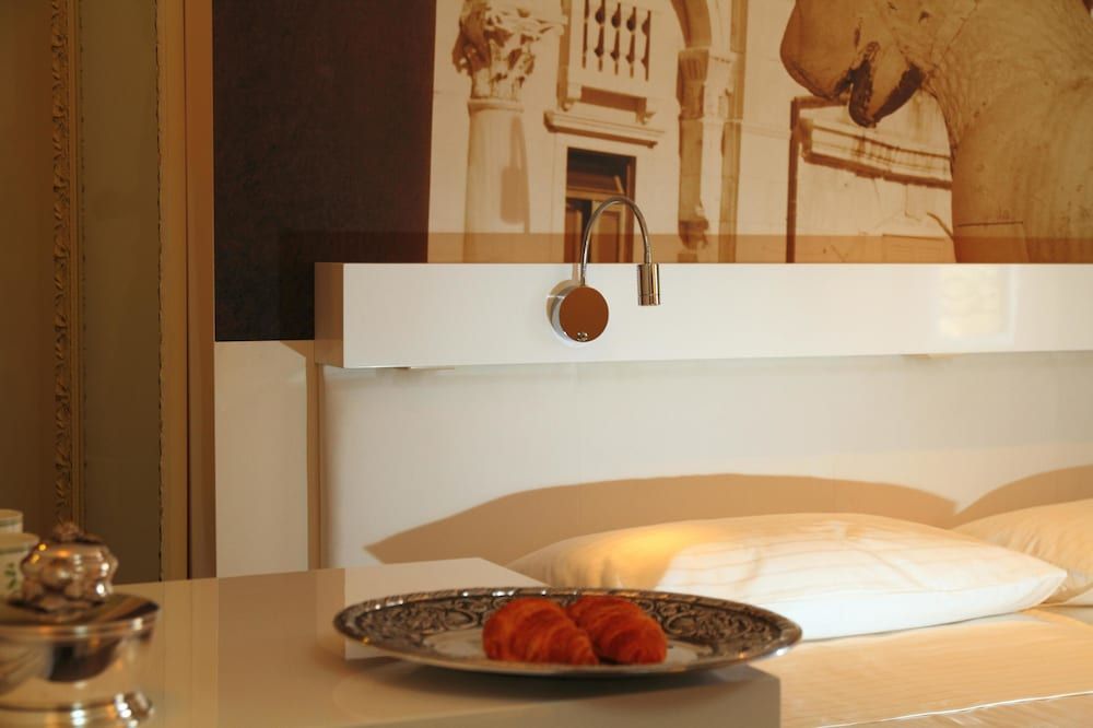 undefined La Porta Luxury Rooms 9