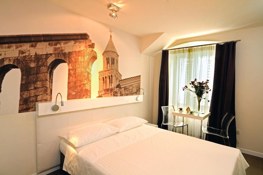 undefined La Porta Luxury Rooms 2