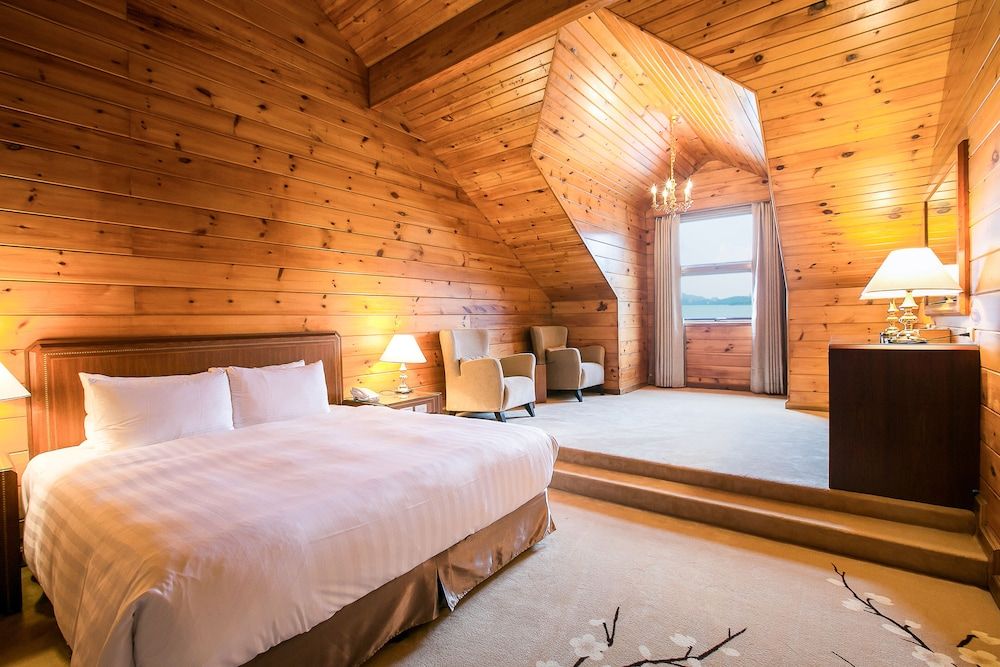 Deluxe Room, 1 Double Bed, Lake View
