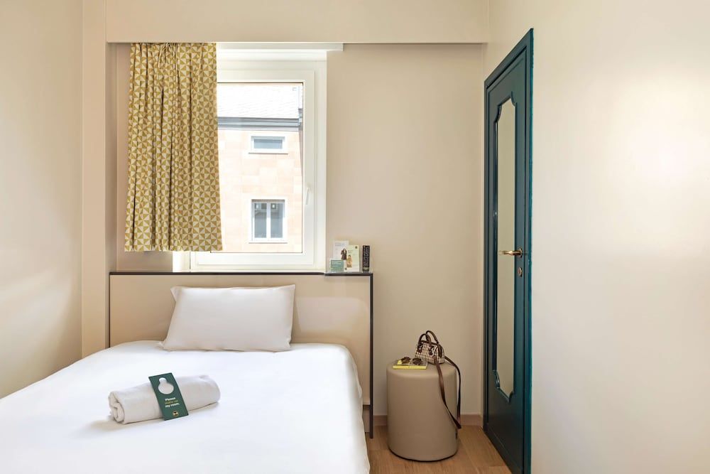 undefined B&B Hotel Como City Center 9