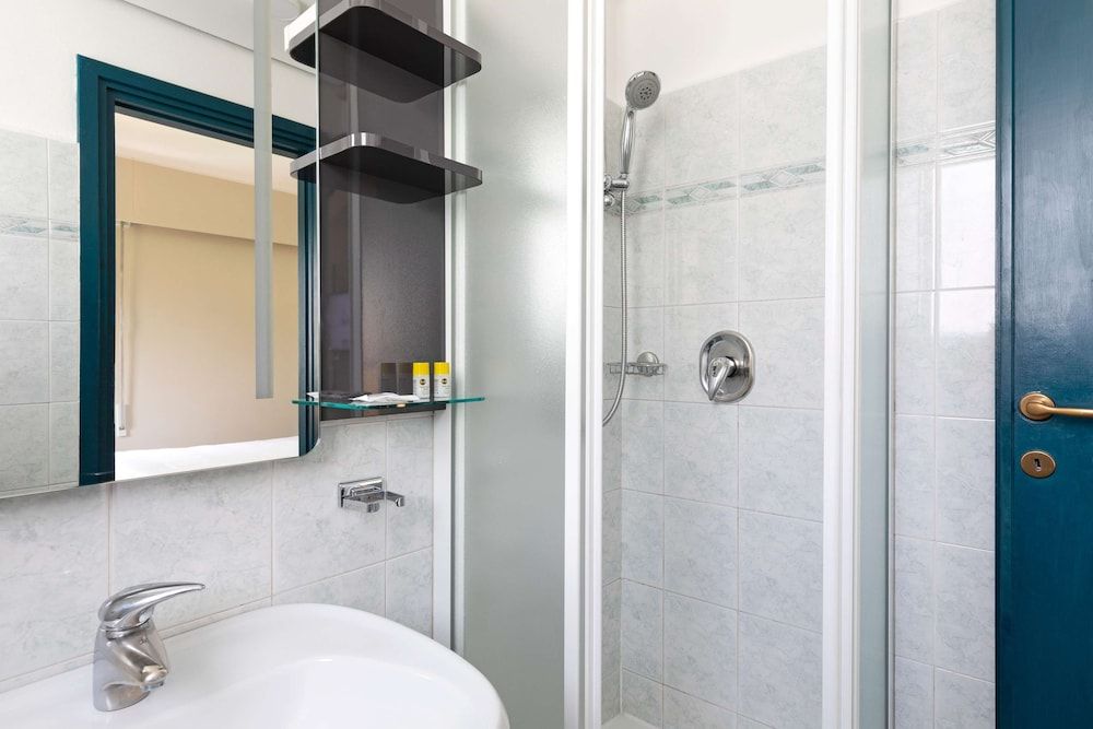 undefined B&B Hotel Como City Center 8