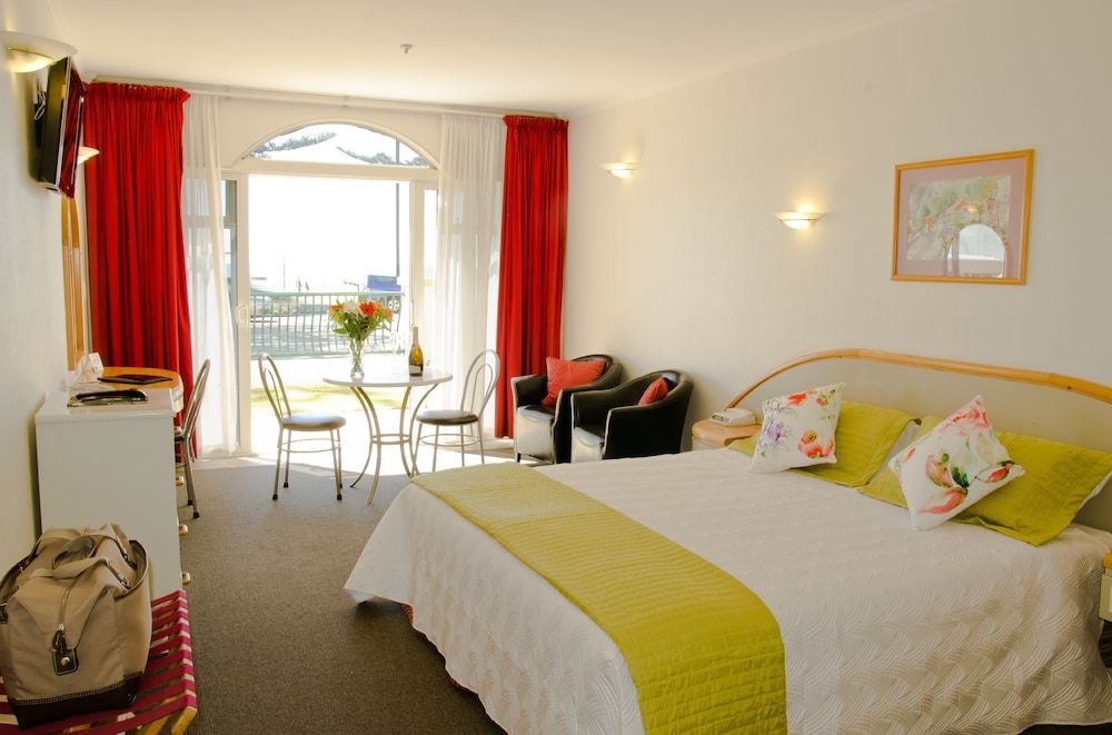 Beach Front Motel Napier Suite, Ocean View, Ground Floor
