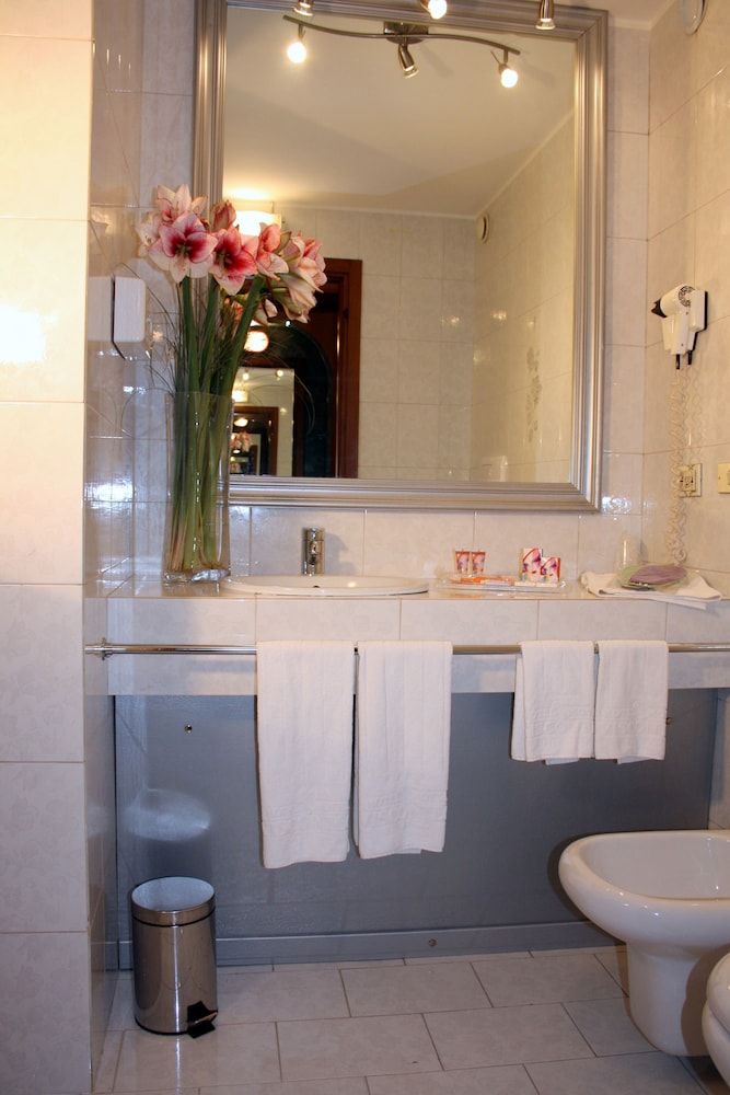 Hotel Motel Visconteo Triple 7