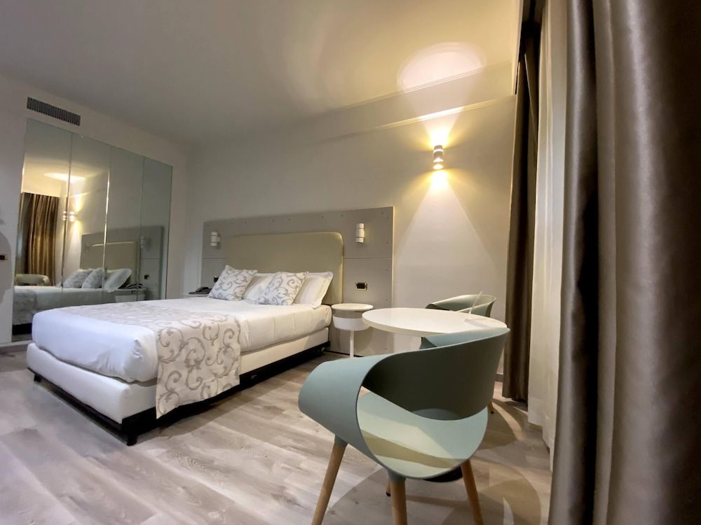 Hotel Motel Visconteo Deluxe Room, 1 Queen Bed, Hot Tub 4