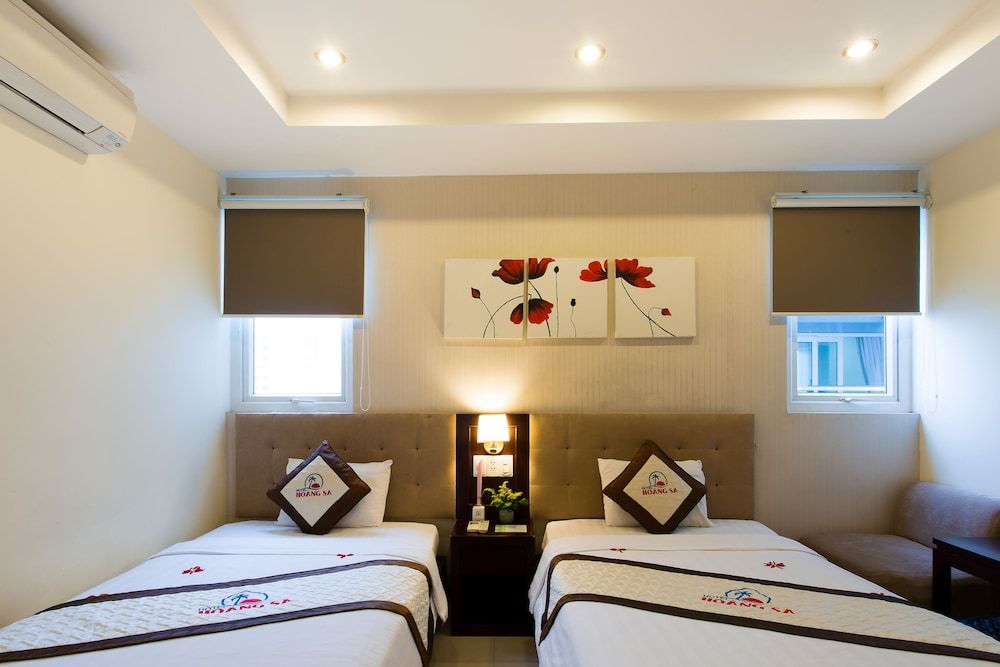 Hoang Sa Hotel Deluxe Room 5