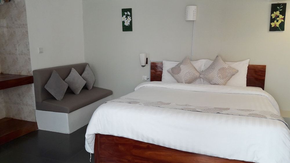 The Flora Boutique Hotel Deluxe Double Room 2