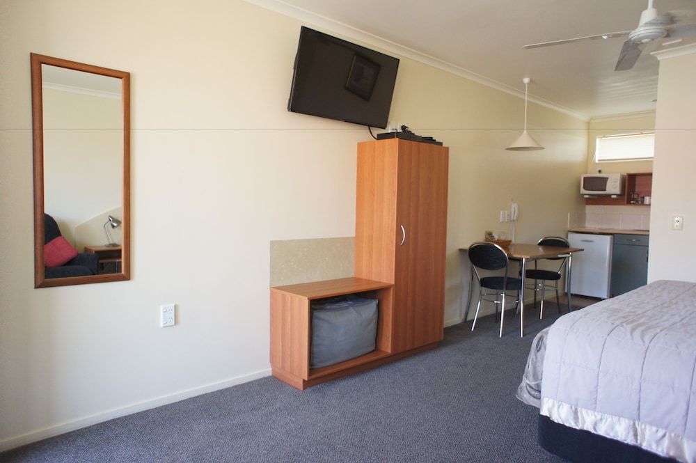 Bks Egmont Motor Lodge Studio, 1 Queen Bed, Accessible 7