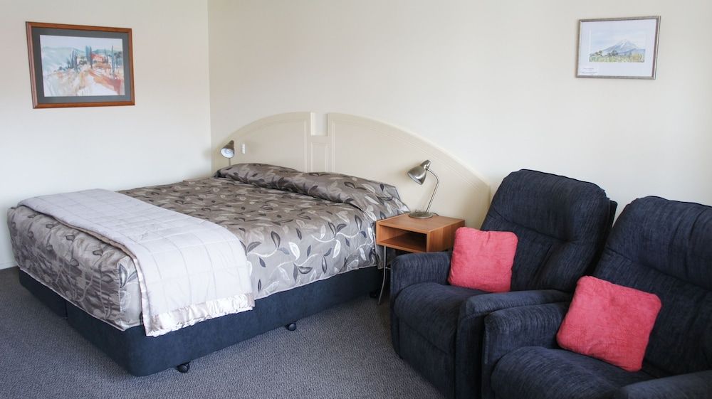 Bks Egmont Motor Lodge Studio, 1 Queen Bed, Accessible