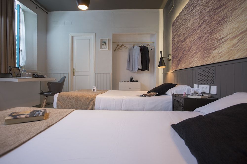 Casual de las Letras Sevilla Hotel Double Room, 2 Twin Beds 4