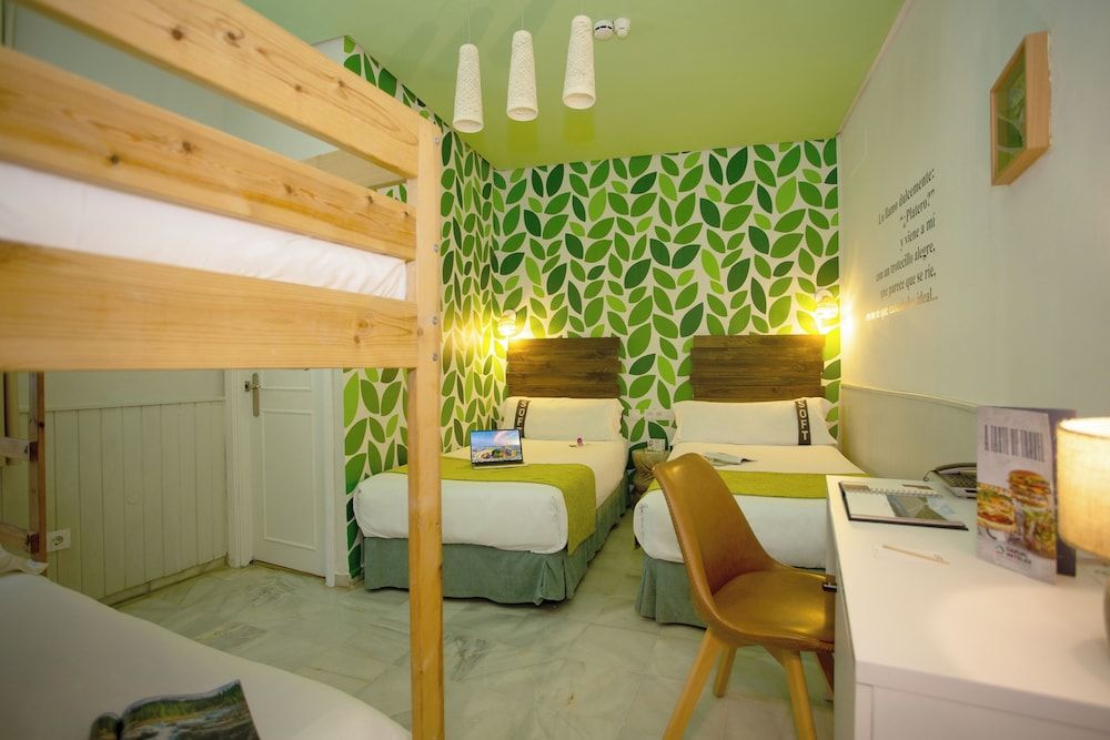 Casual de las Letras Sevilla Hotel Quadruple Room 5