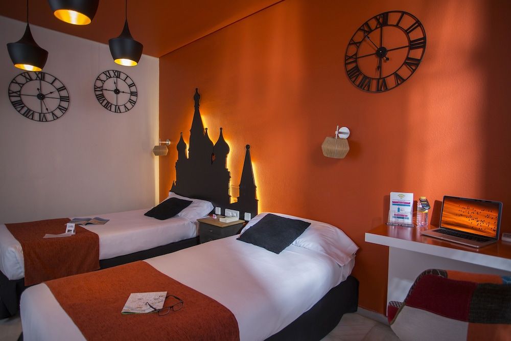 Casual de las Letras Sevilla Hotel Double Room, 2 Twin Beds 7