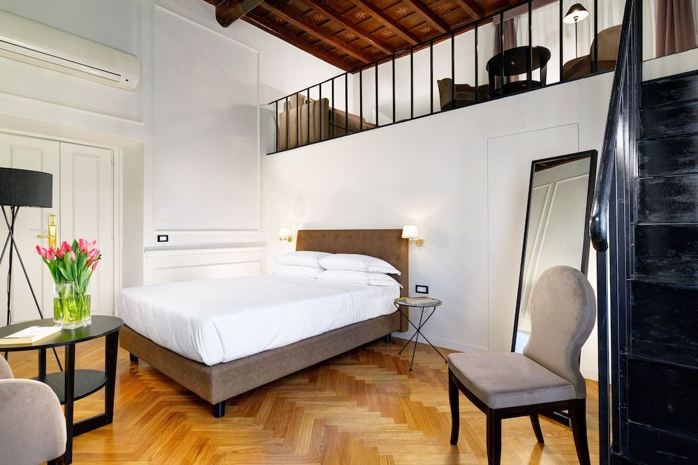 Suite (2 Adults + 2 Children)
