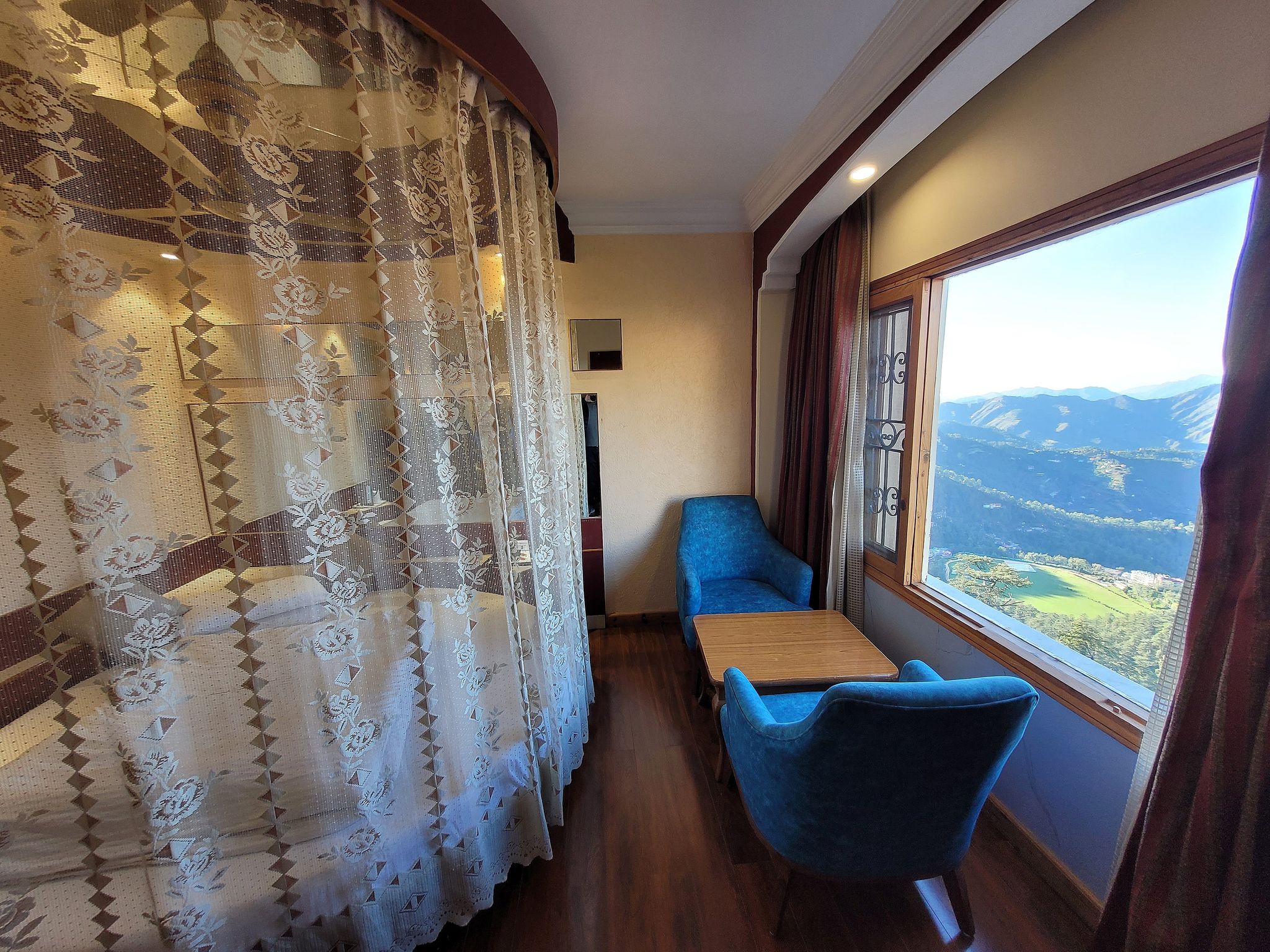 Landmark Shimla - With Elevator Access To Mall Road Honeymoon Deluxe (Jacuzzi On Chargeable Basis) 7