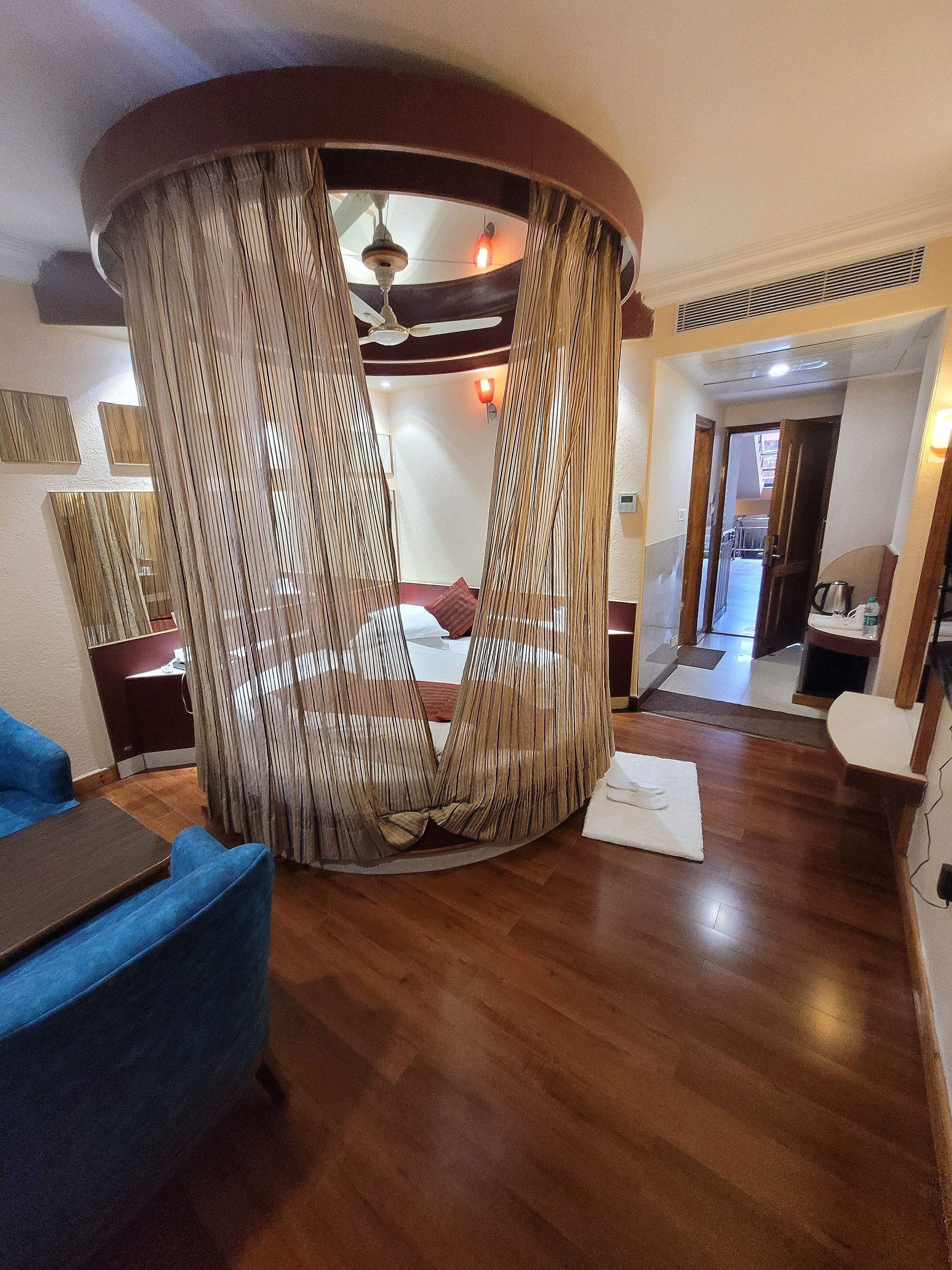 Landmark Shimla - With Elevator Access To Mall Road Honeymoon Deluxe (Jacuzzi On Chargeable Basis) 11