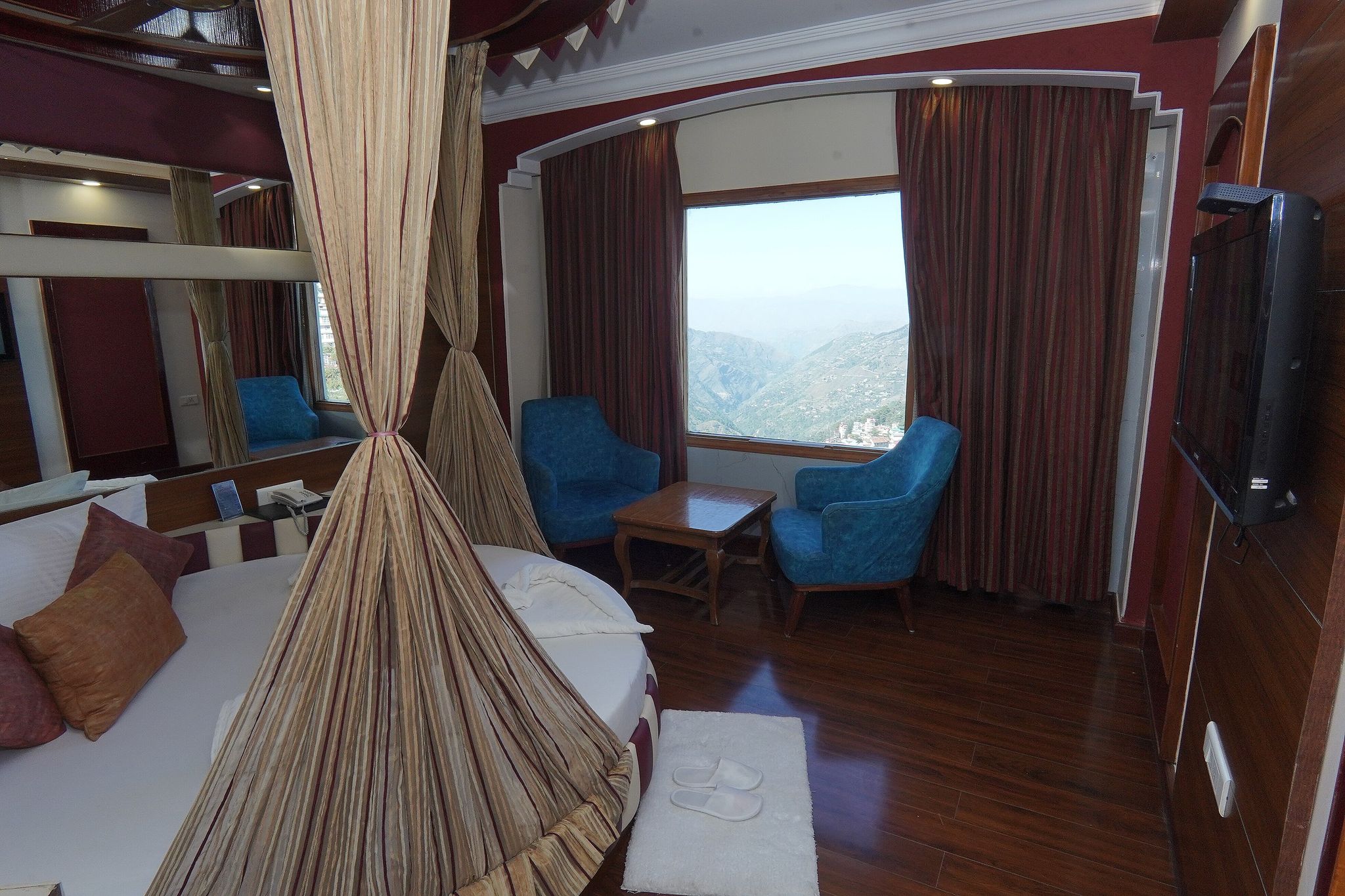 Landmark Shimla - With Elevator Access To Mall Road Honeymoon Deluxe (Jacuzzi On Chargeable Basis) 10