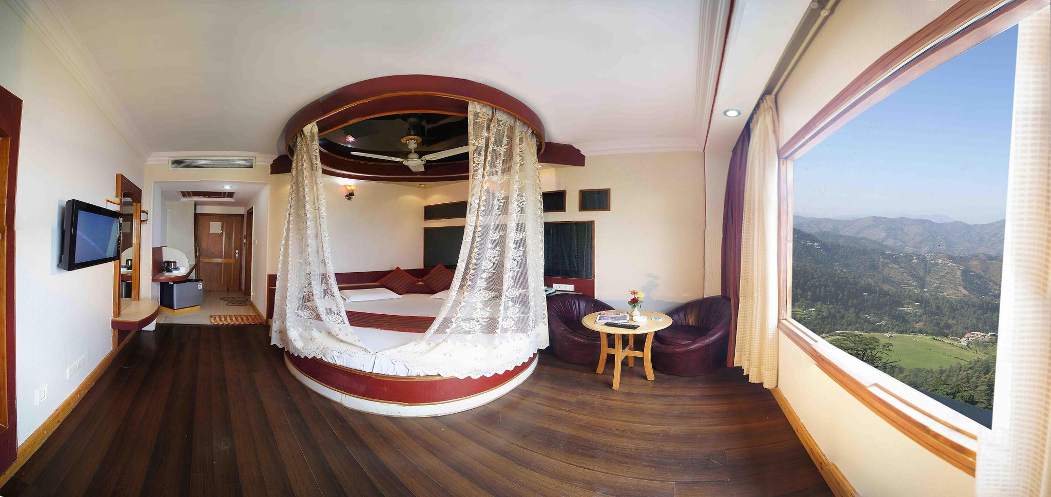 Landmark Shimla - With Elevator Access To Mall Road Honeymoon Deluxe (Jacuzzi On Chargeable Basis) 2