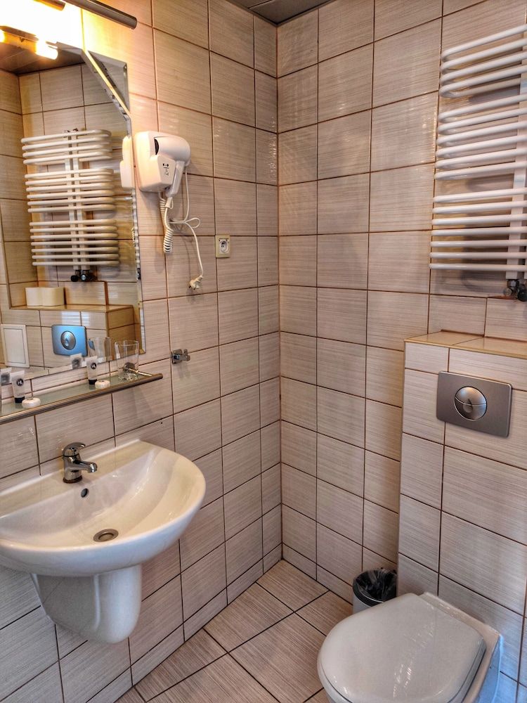 Logos Standard Double Room 17