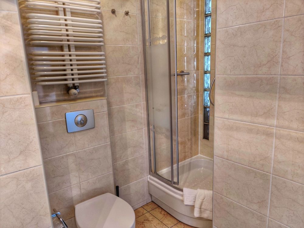 Logos Standard Double Room 13