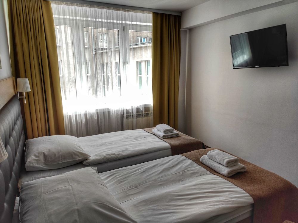 Logos Standard Double Room 5