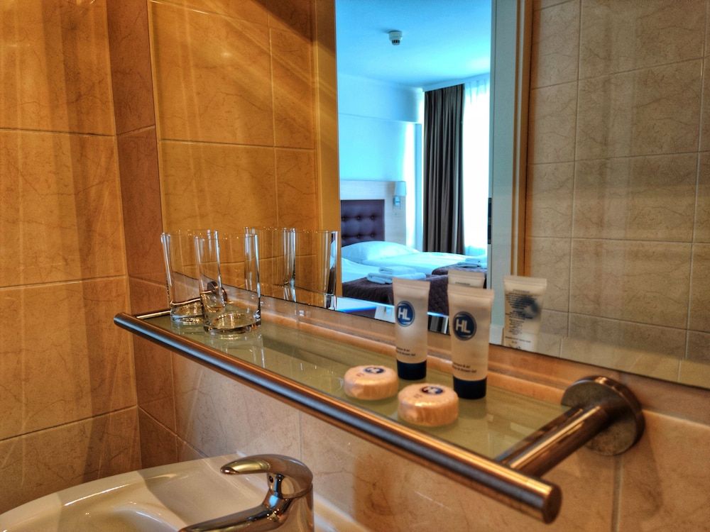 Logos Standard Double Room 18