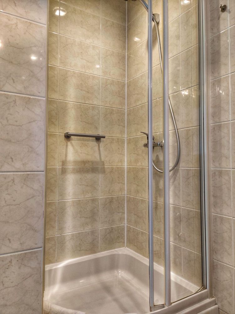 Logos Standard Double Room 11