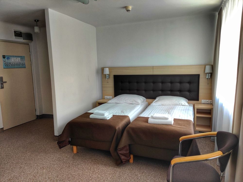 Logos Standard Double Room 6