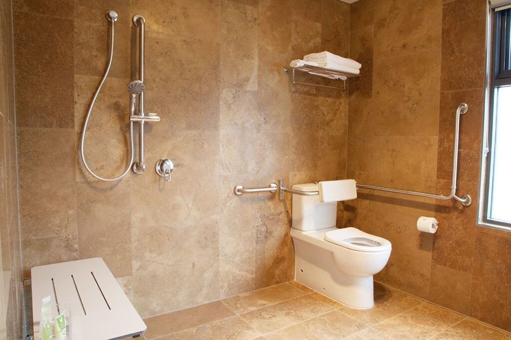 Eight Willows Retreat One Bed King 'Accessible' Chalet 3